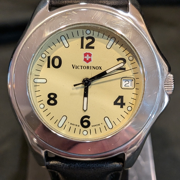 Victorinox Men's Officer's Field Watch - Picture 1 of 7